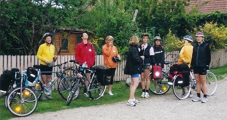 die Radgruppe bespricht den Tagesablauf