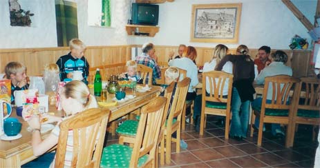 im gmiatlichen Stüberl fühlen sich auch die kleinen Gäste wohl